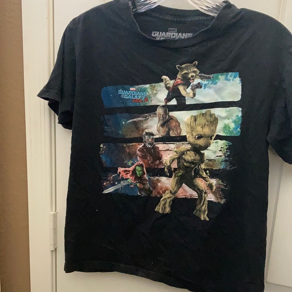 FINAL MARKDOWN Boys marvel short sleeved tee medium
